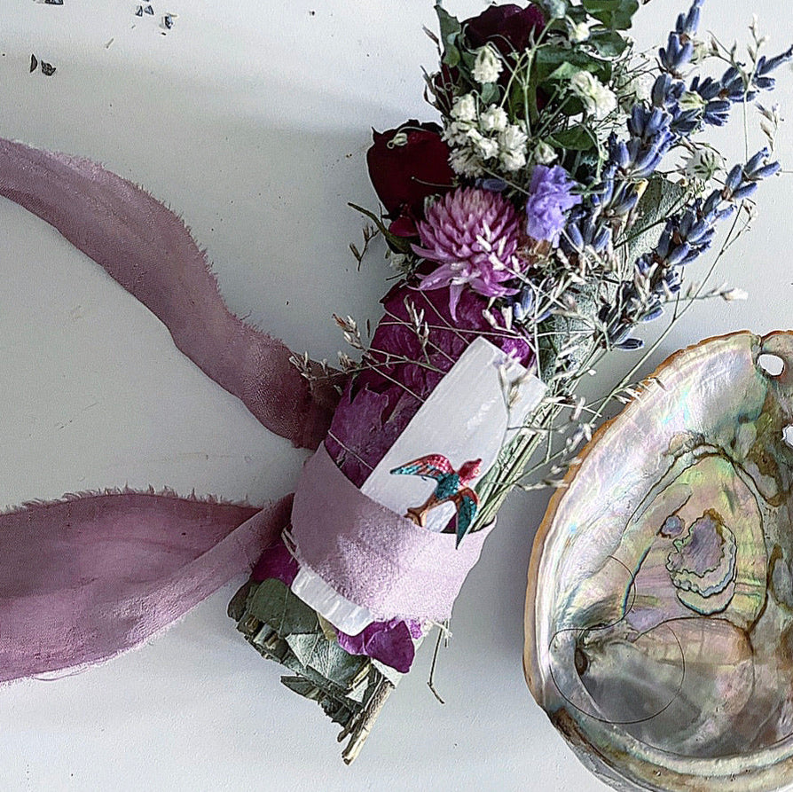 Smoke Cleansing Bundle with Eucalyptus+Selenite