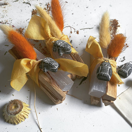 Palo Santo & Selenite Ritual Bundle